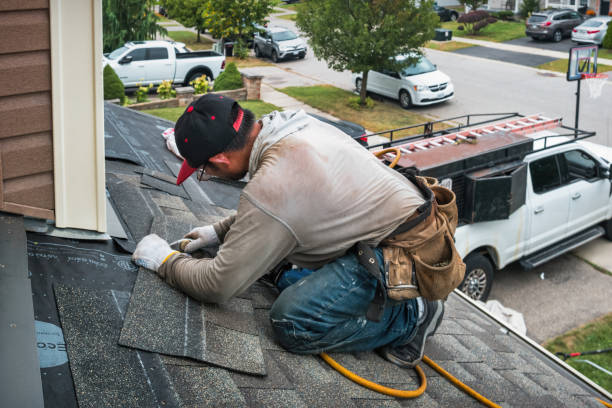 Professional Roofing technician working in Toluca, IL